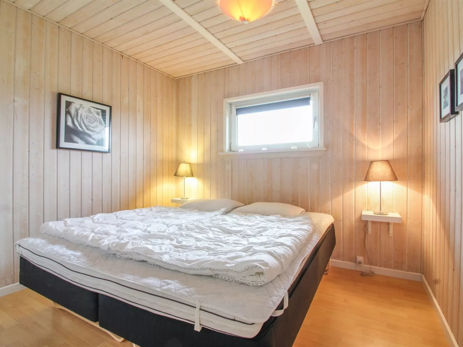 "Mette" - 98m from the sea-Binnen