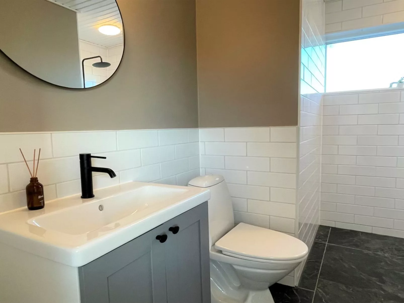 "Arvo" -  from the sea-Binnen