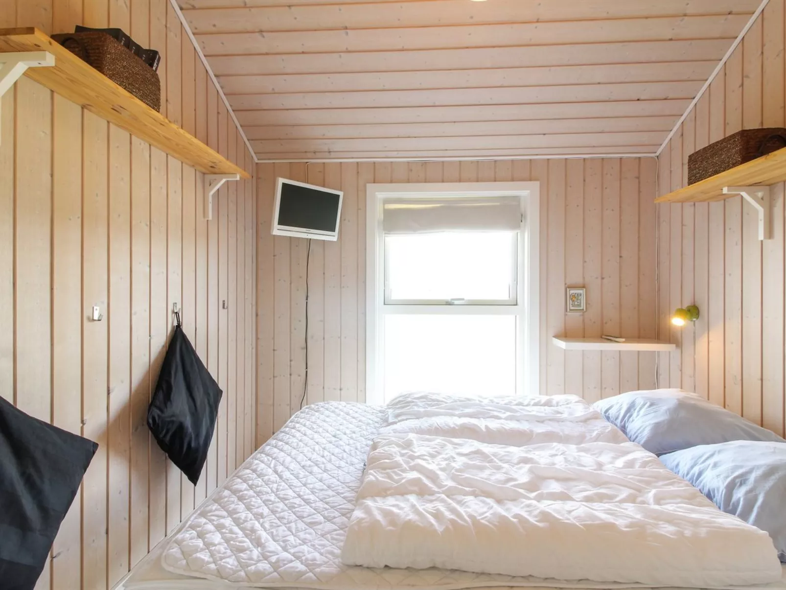 "Bengt" - 1km from the sea-Binnen