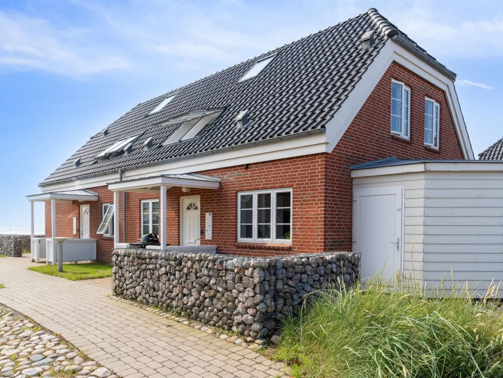 "Langsom" - 100m from the sea-Buiten