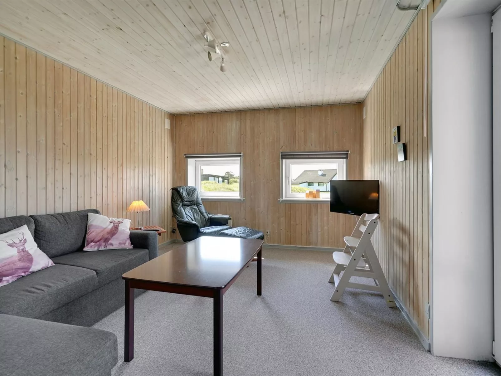 "Helfrida" - 350m from the sea-Binnen