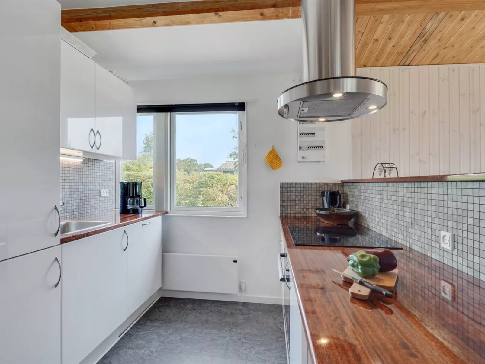 "Westman" - 200m from the sea-Binnen