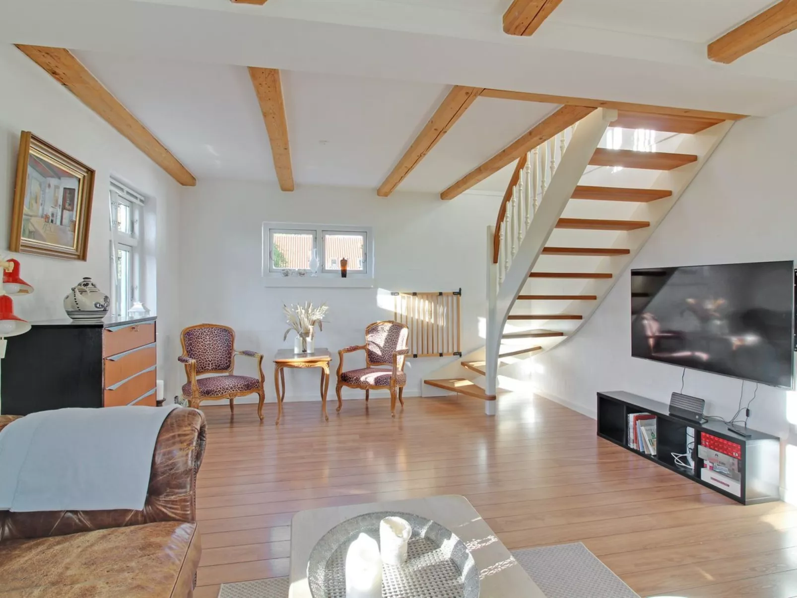 "Iara" - 6km from the sea-Binnen