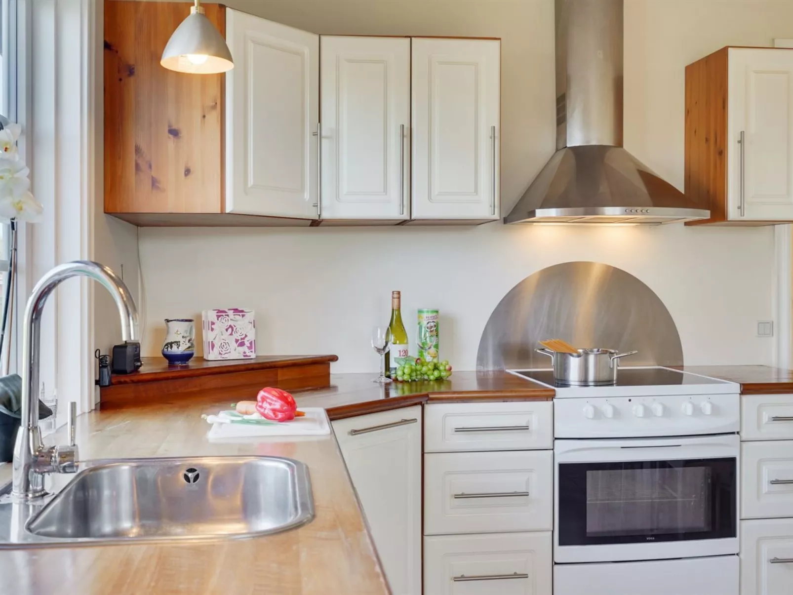 "Harrieth" - 16km from the sea-Binnen