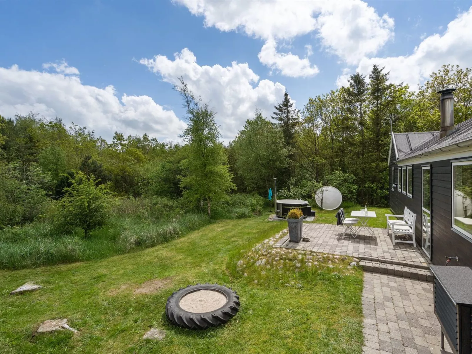 "Eireen" - 600m to the fjord-Buiten