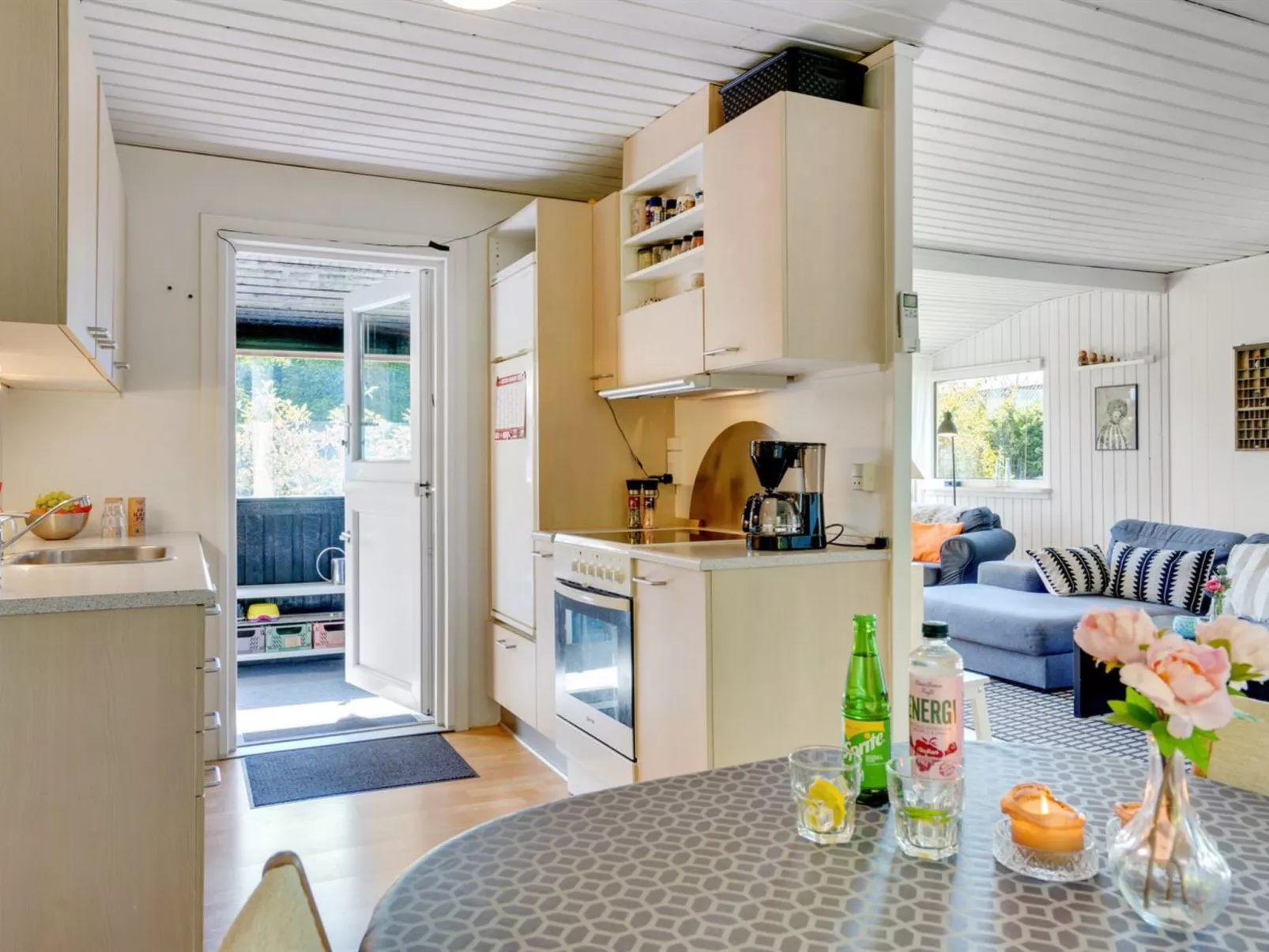 "Savina" -  from the sea-Binnen