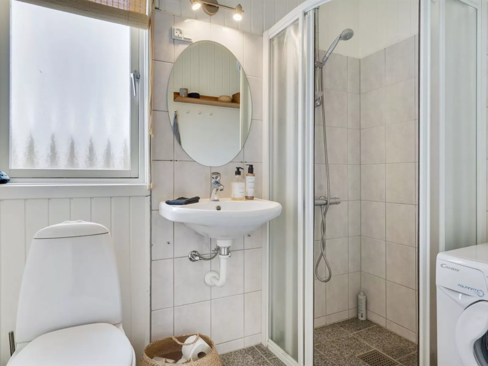 "Stygge" - 400m from the sea-Binnen