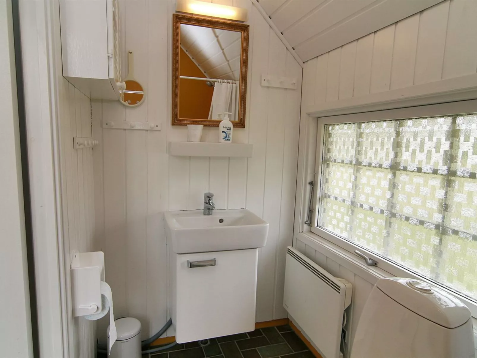 "Esa" - 500m from the sea-Binnen