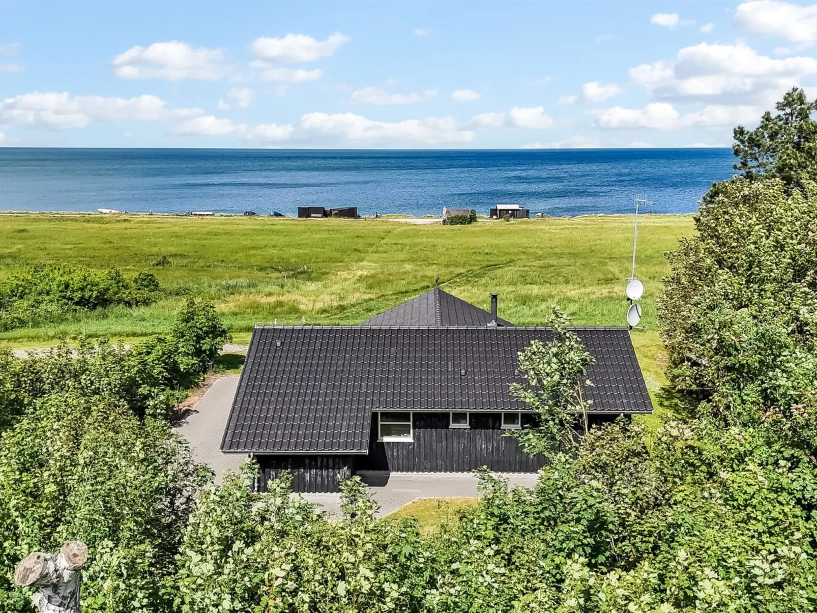 "Thorman" - 75m from the sea-Buiten