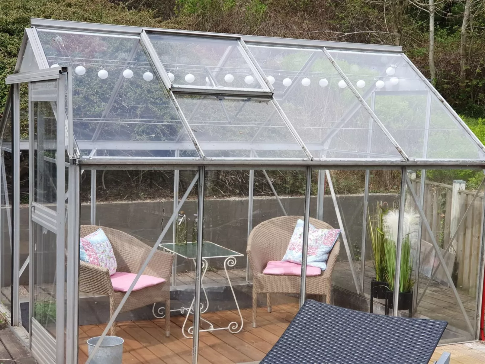 "Haraldina" - 350m to the fjord-Buiten