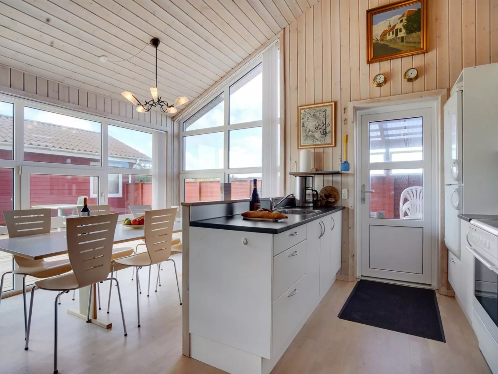 "Karlsson" - 500m from the sea-Binnen