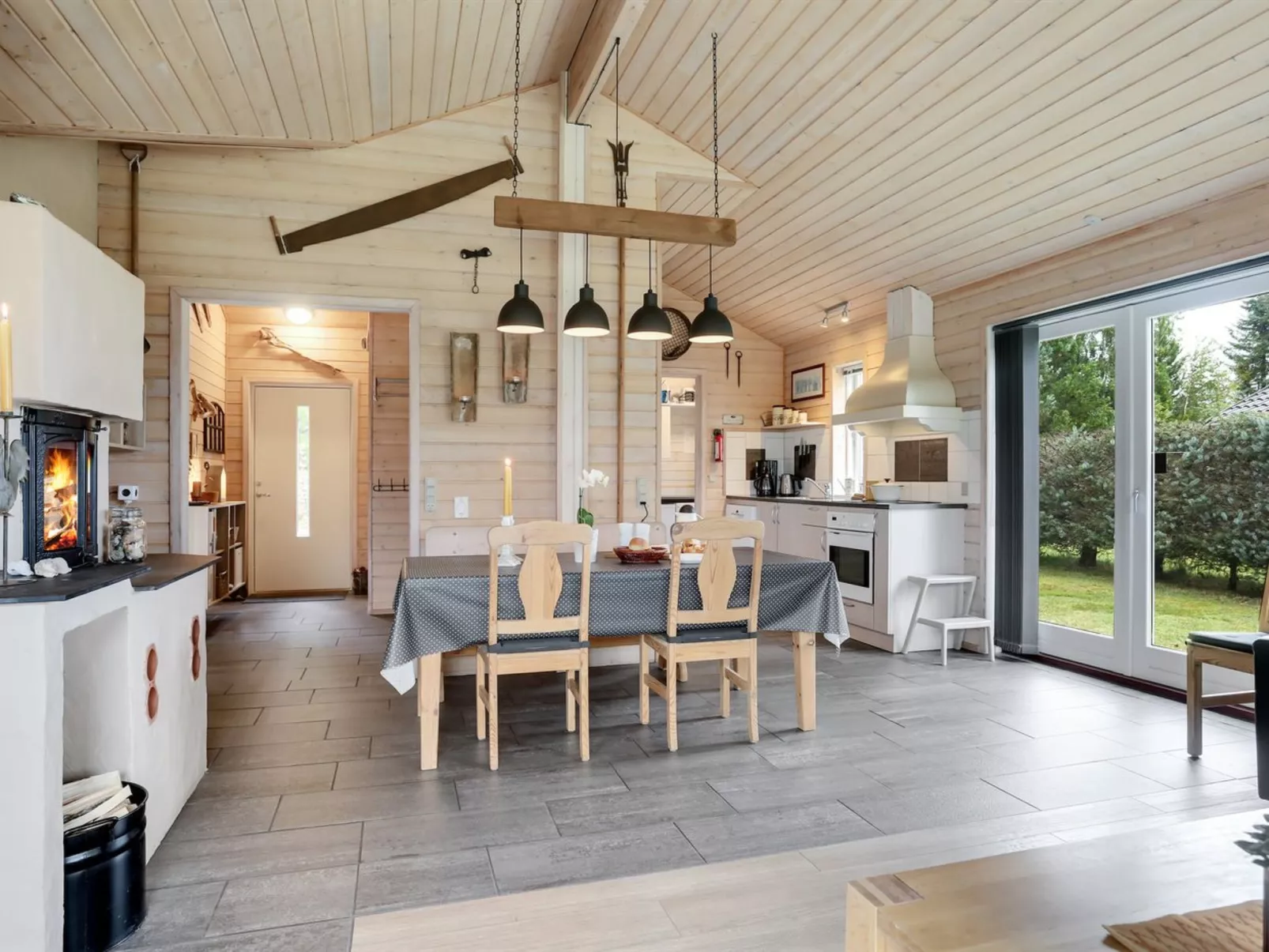 "Danijela" - 1.2km from the sea-Binnen