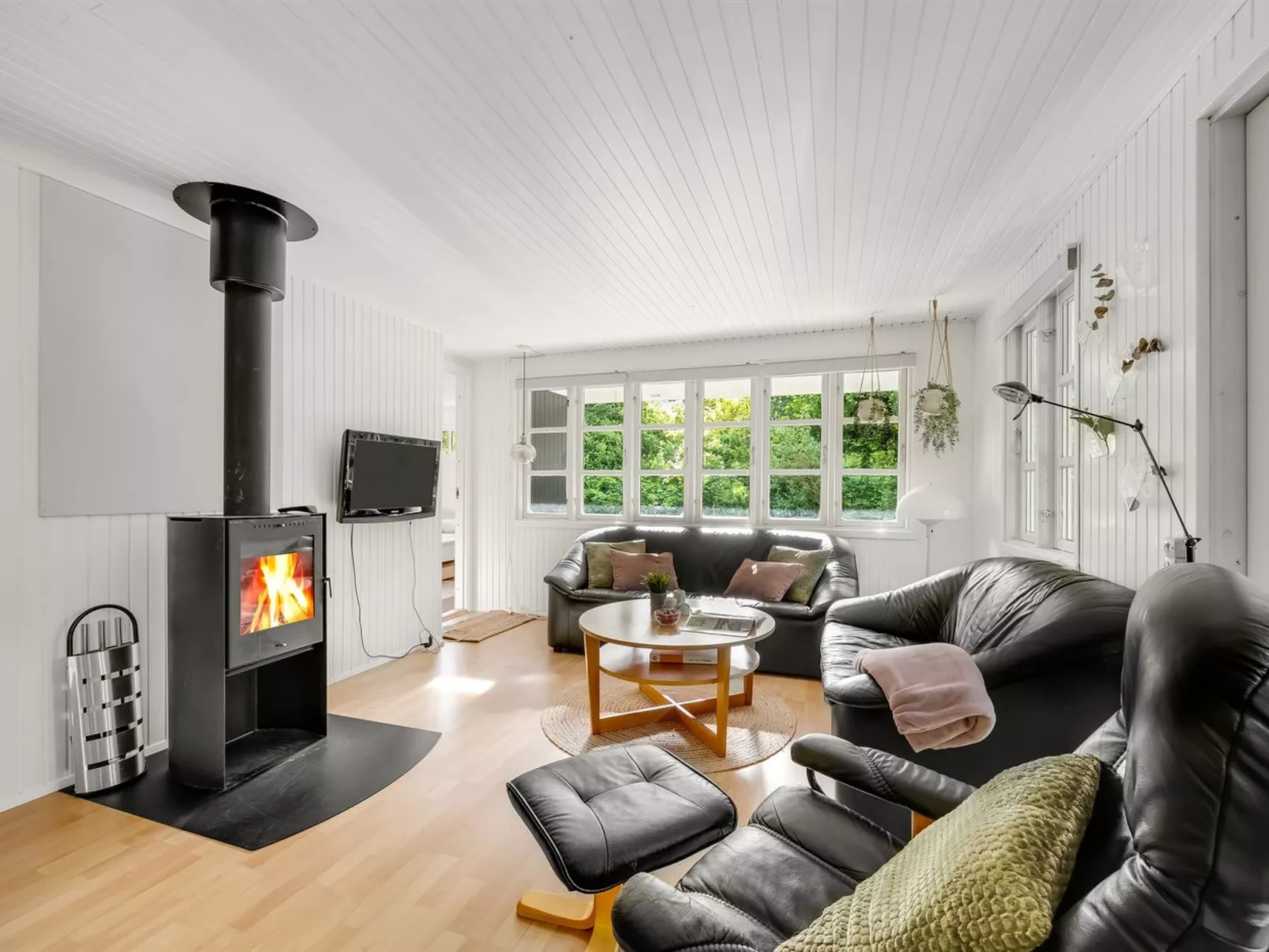 "Sunaj" -  from the sea-Binnen