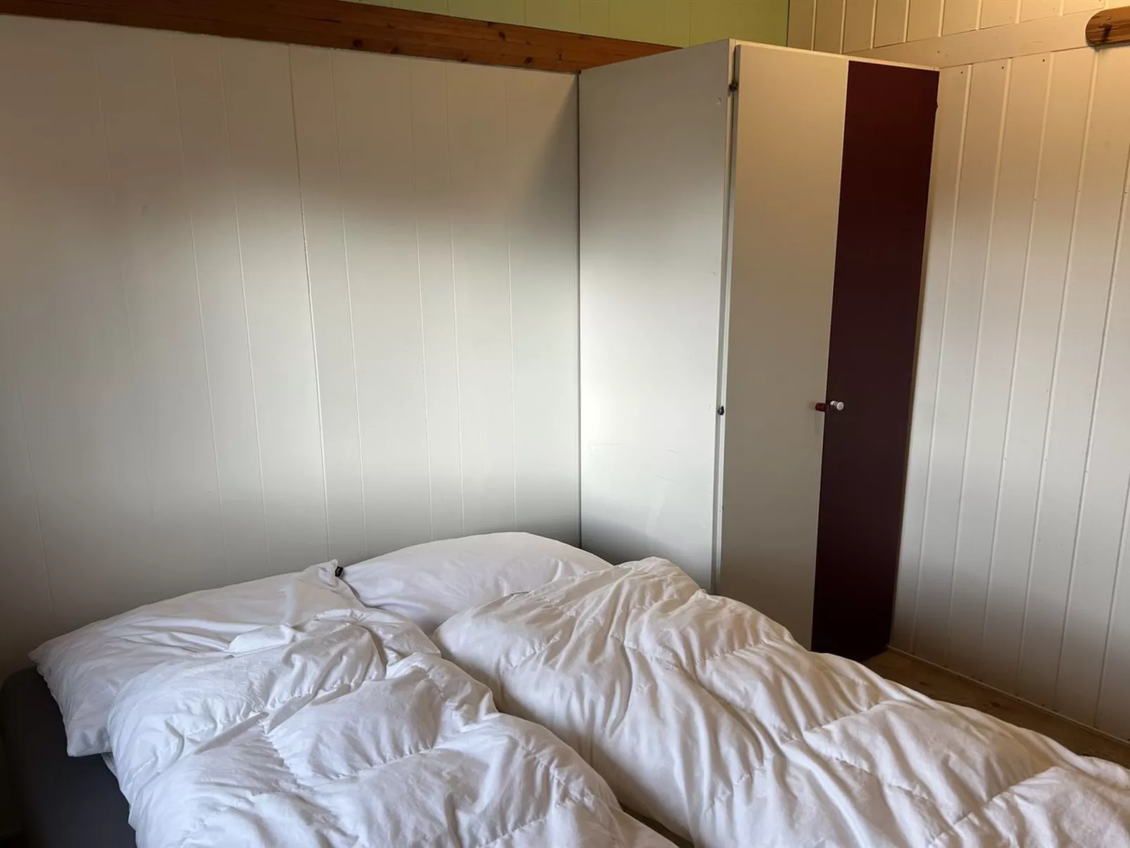 "Agna" - 700m to the fjord-Binnen