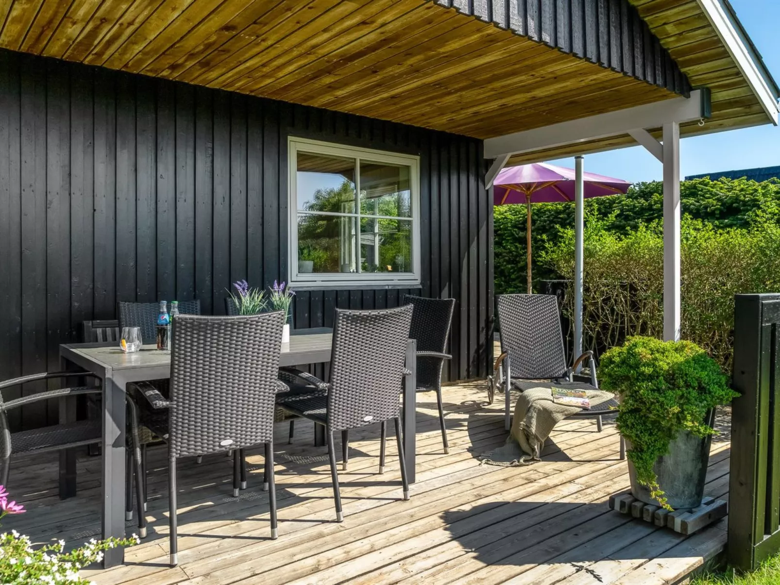 "Esalina" -  from the sea-Buiten