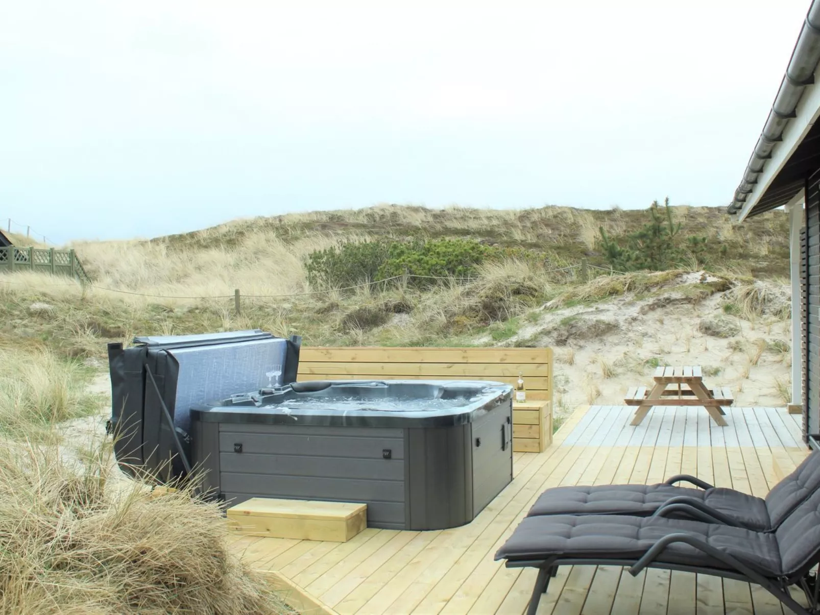 "Martti" -  from the sea-Buiten