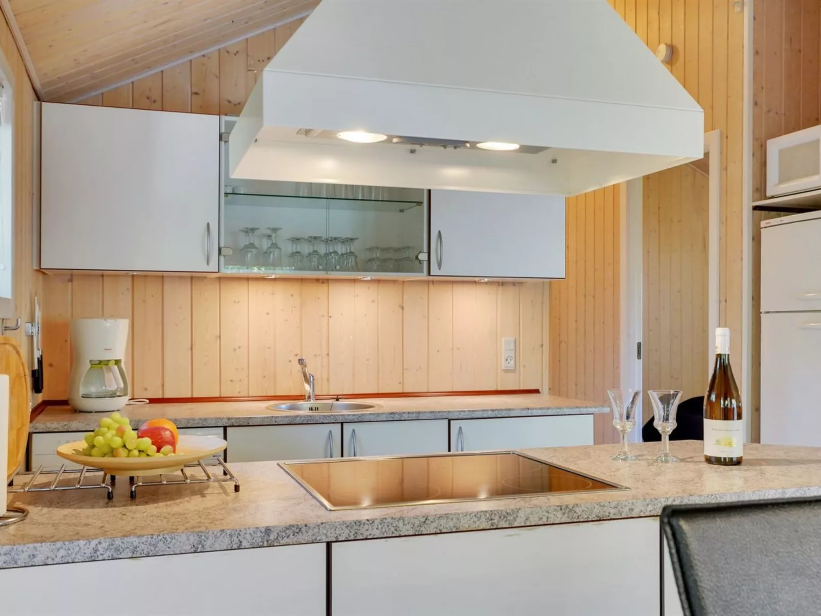 "Jussi" - 3.5km from the sea-Binnen