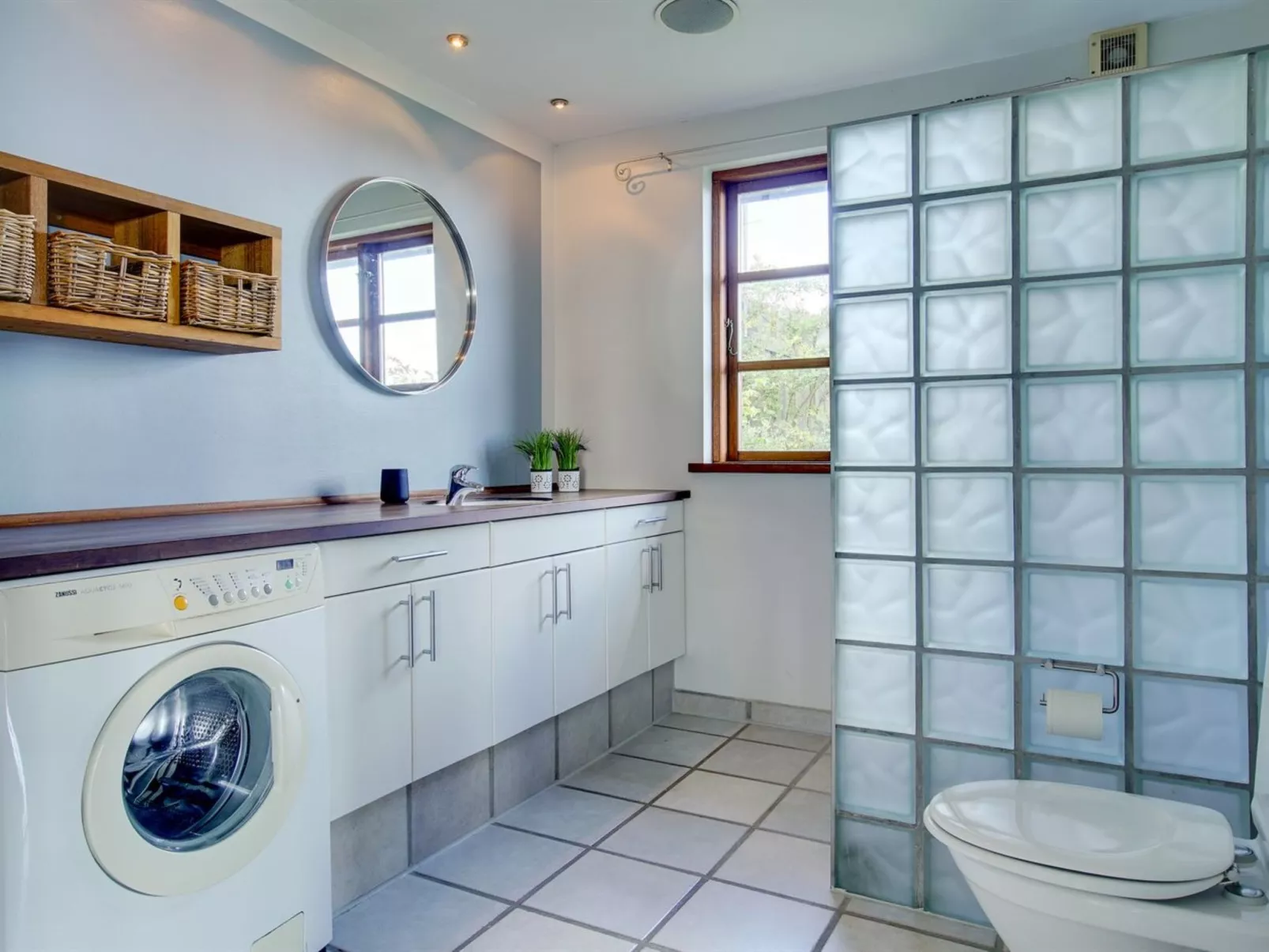 "Botmar" - 10m from the sea-Binnen