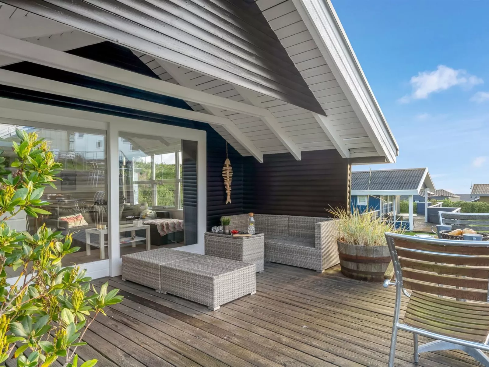 "Aksinja" - 250m to the fjord-Buiten