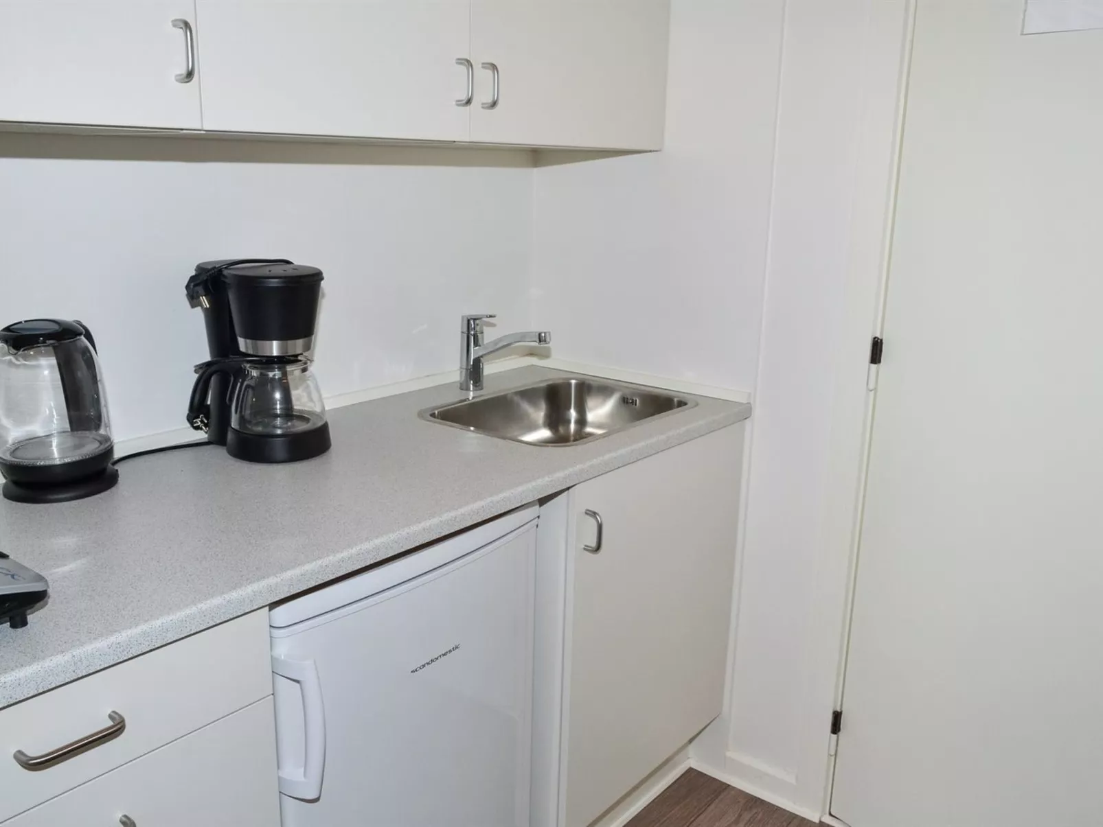 "Annicka" - 5km from the sea-Binnen