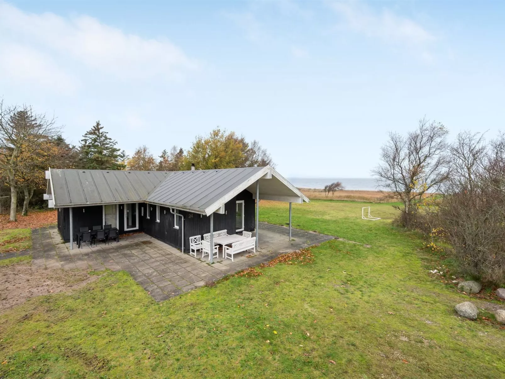 "Elis" - 90m to the fjord-Buiten