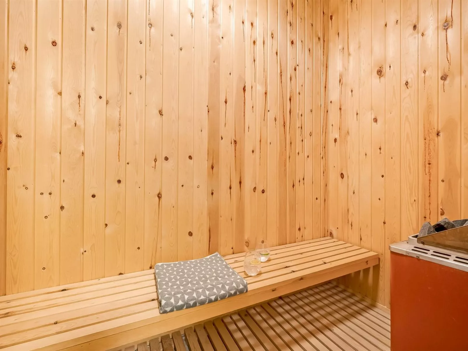 "Odmar" - 300m from the sea-Binnen