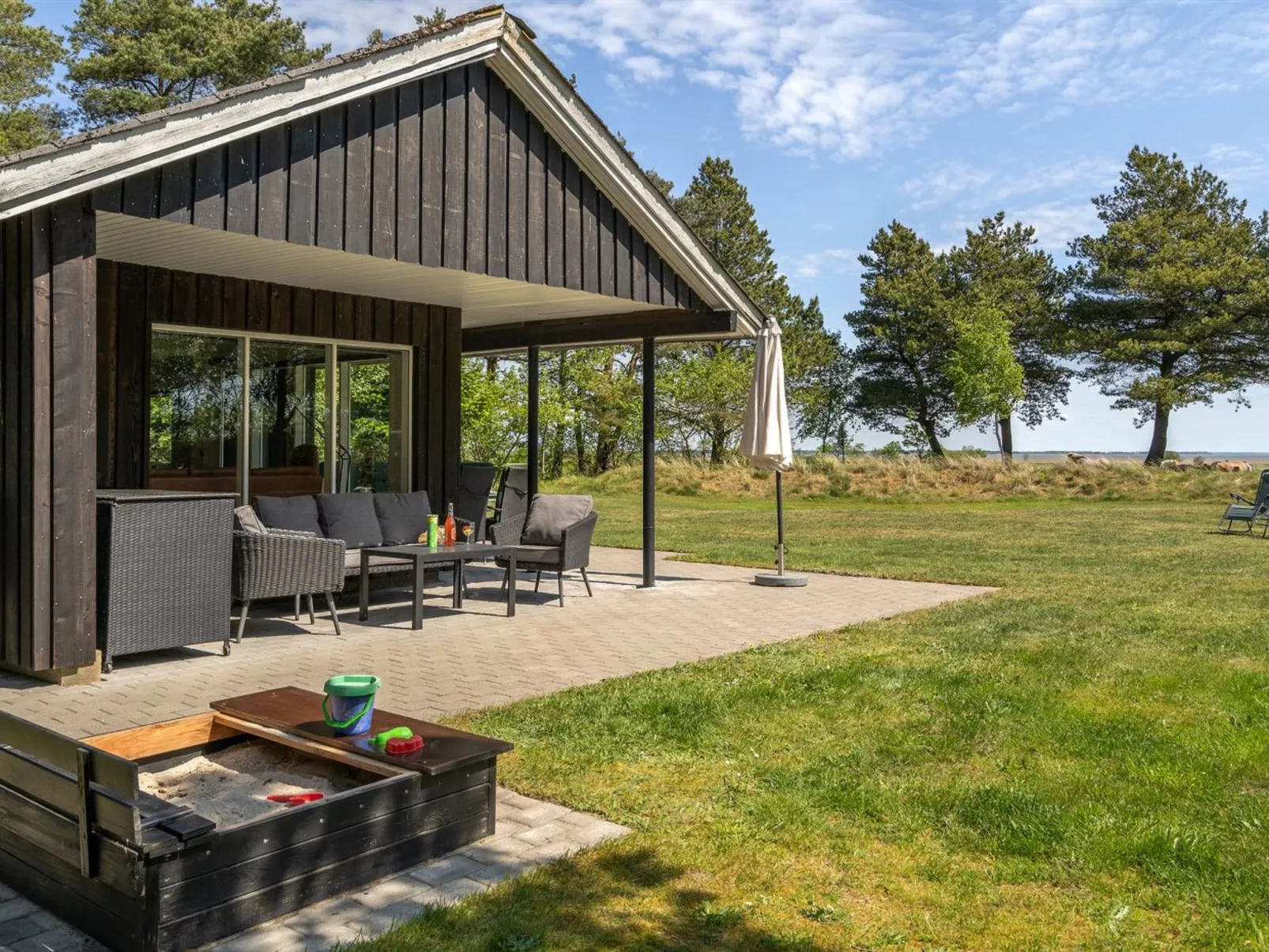 "Elny" - 500m to the fjord-Buiten