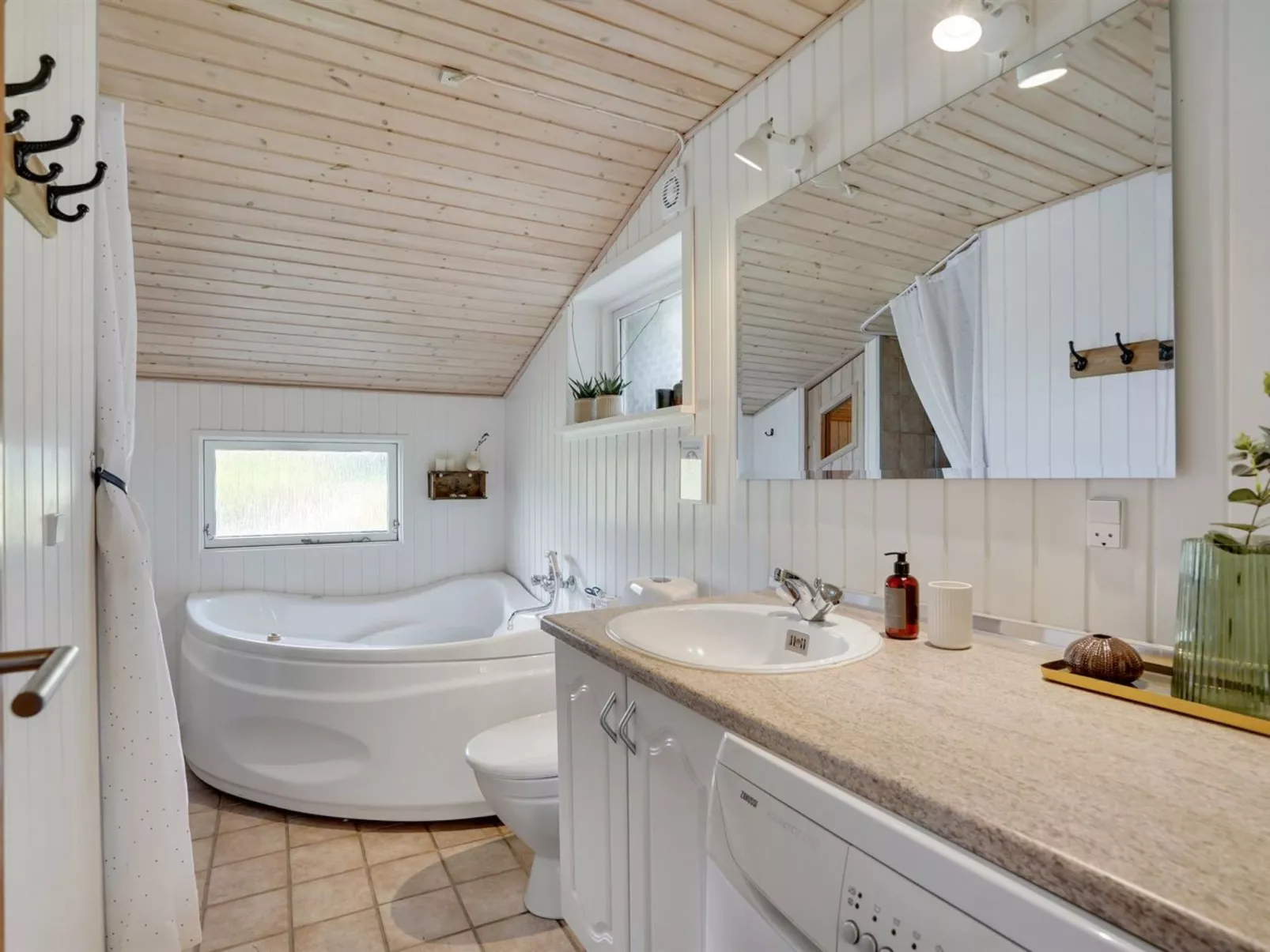 "Monja" - 2.2km from the sea-Binnen