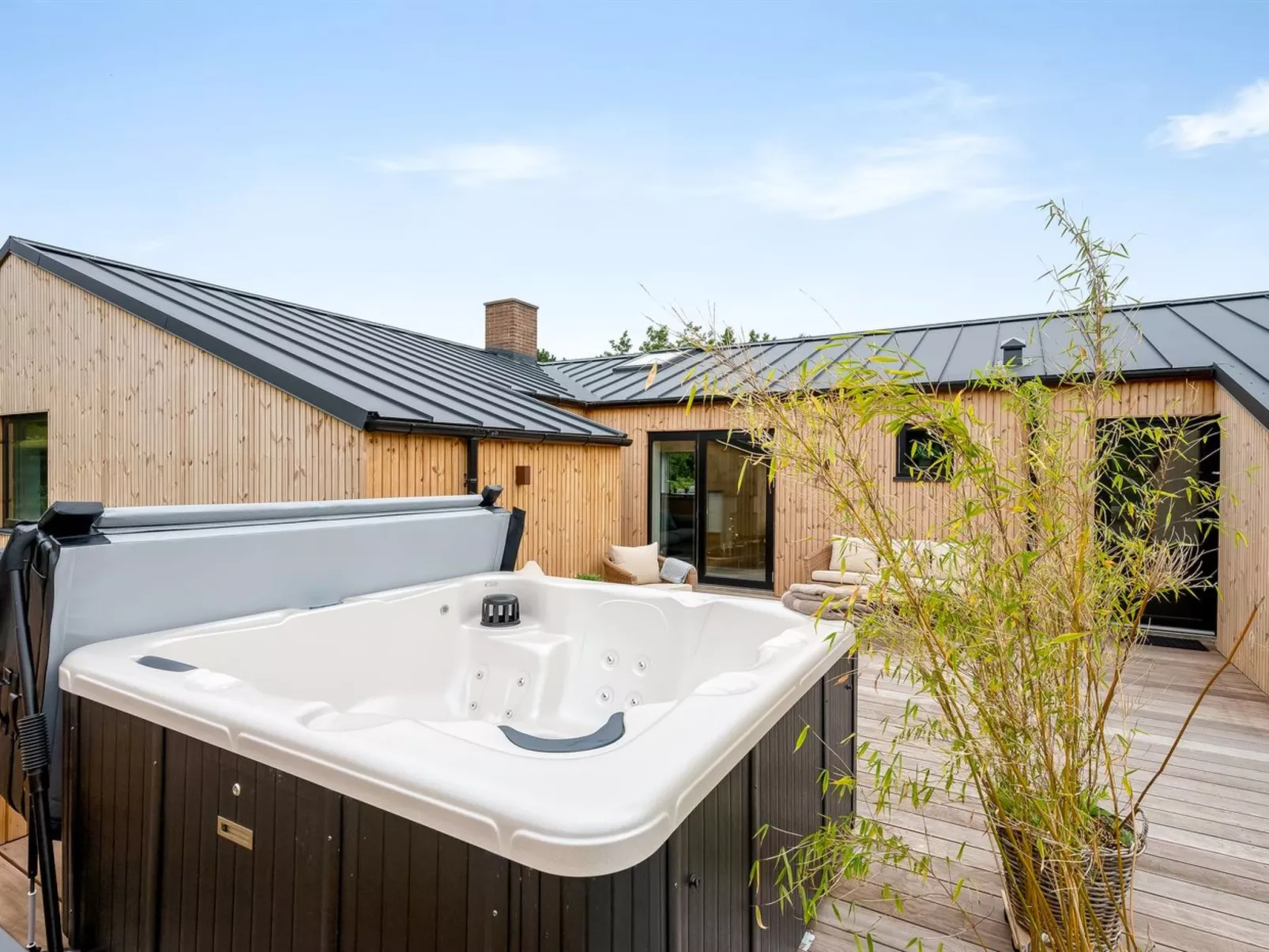 "Gunny" - 500m to the fjord-Buiten