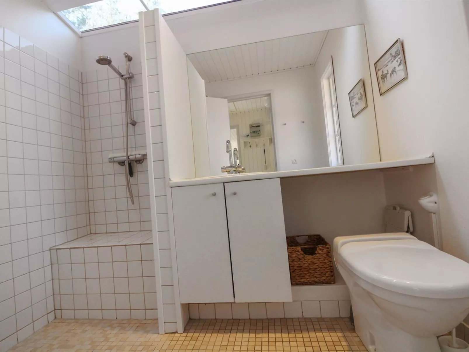 "Jale" - 50m from the sea-Binnen