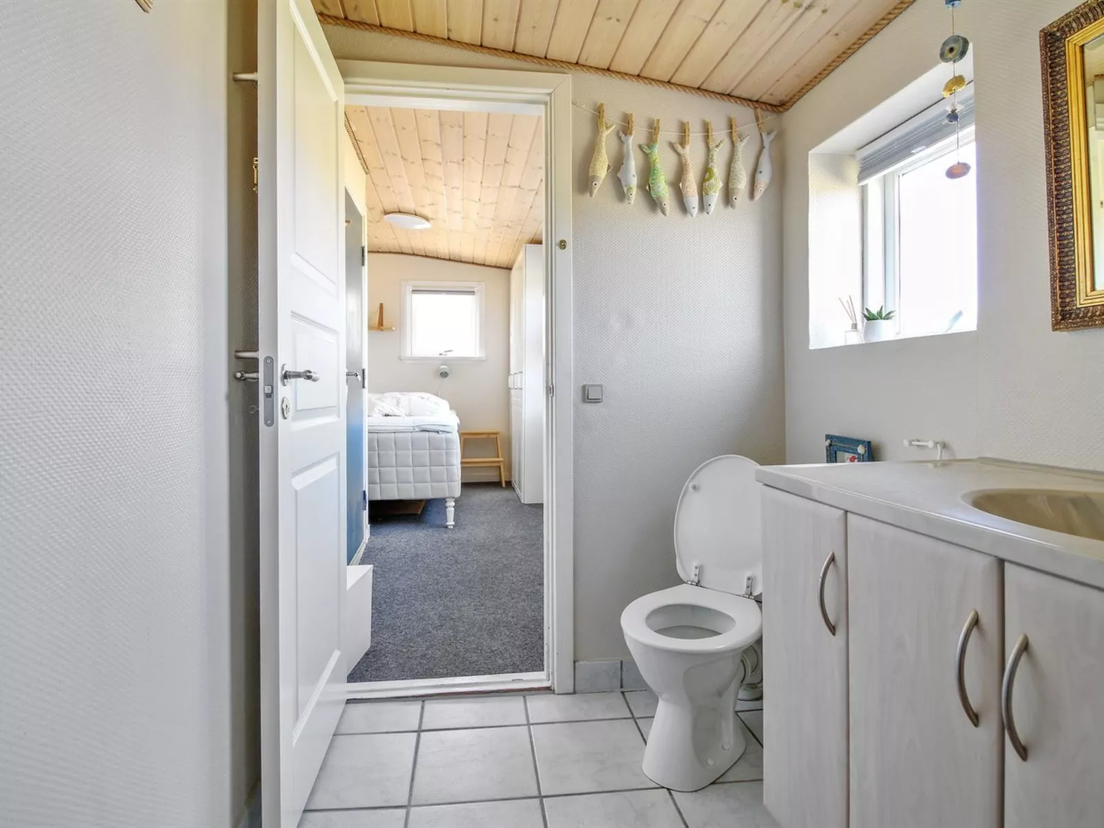 "Jorie" - 100m from the sea-Binnen