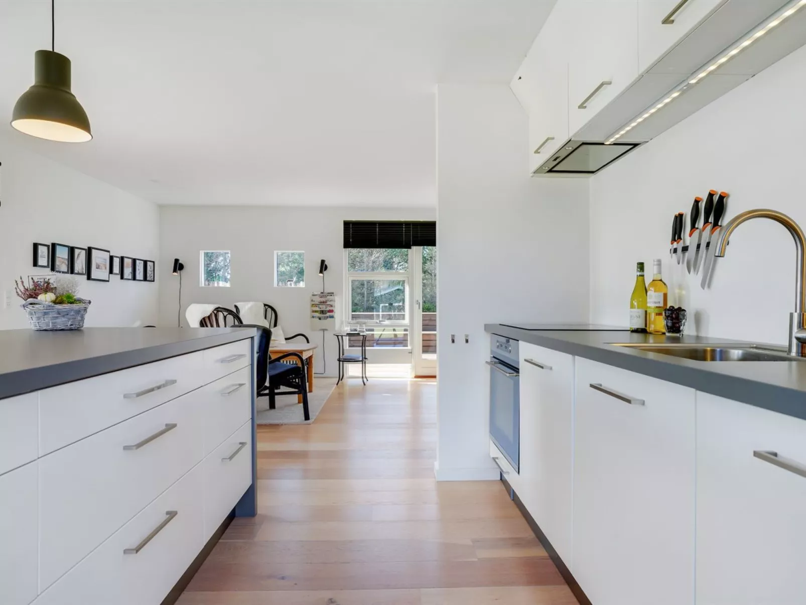 "Rosmarie" - 600m from the sea-Binnen