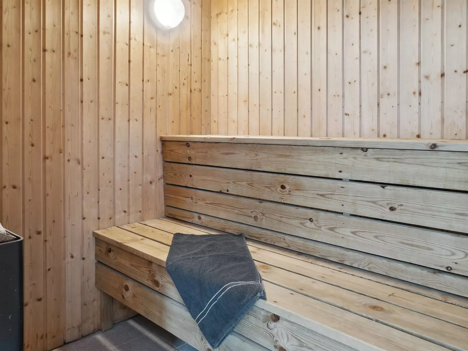 "Kalevi" - 900m from the sea-Binnen