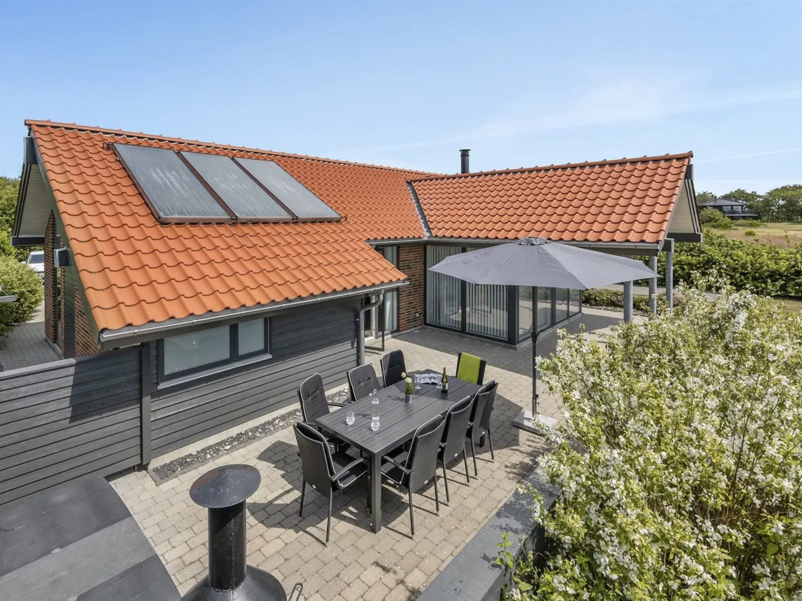 "Donka" - 300m to the fjord-Buiten