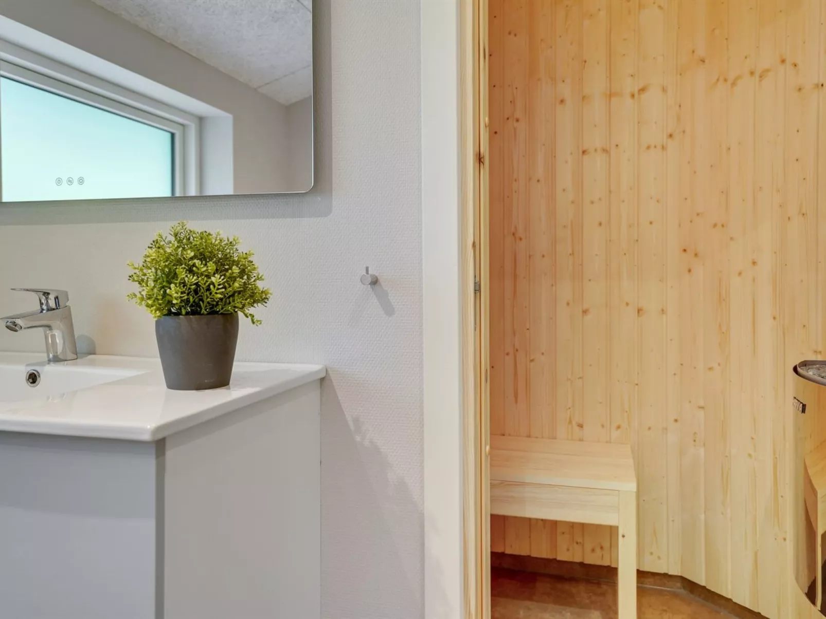 "Eylar" - 28km from the sea-Binnen