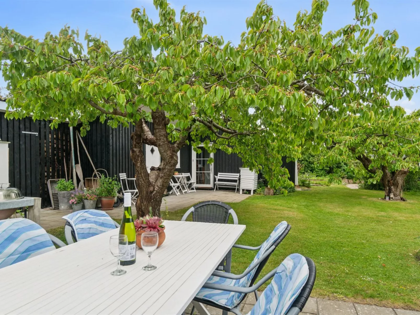 "Varma" - 25m from the sea-Buiten