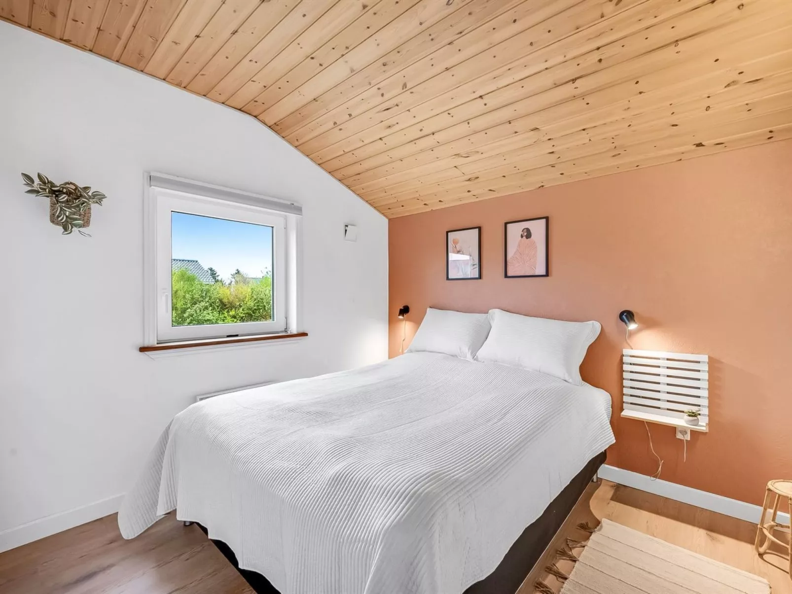 "Ingbritt" - 700m to the fjord-Binnen