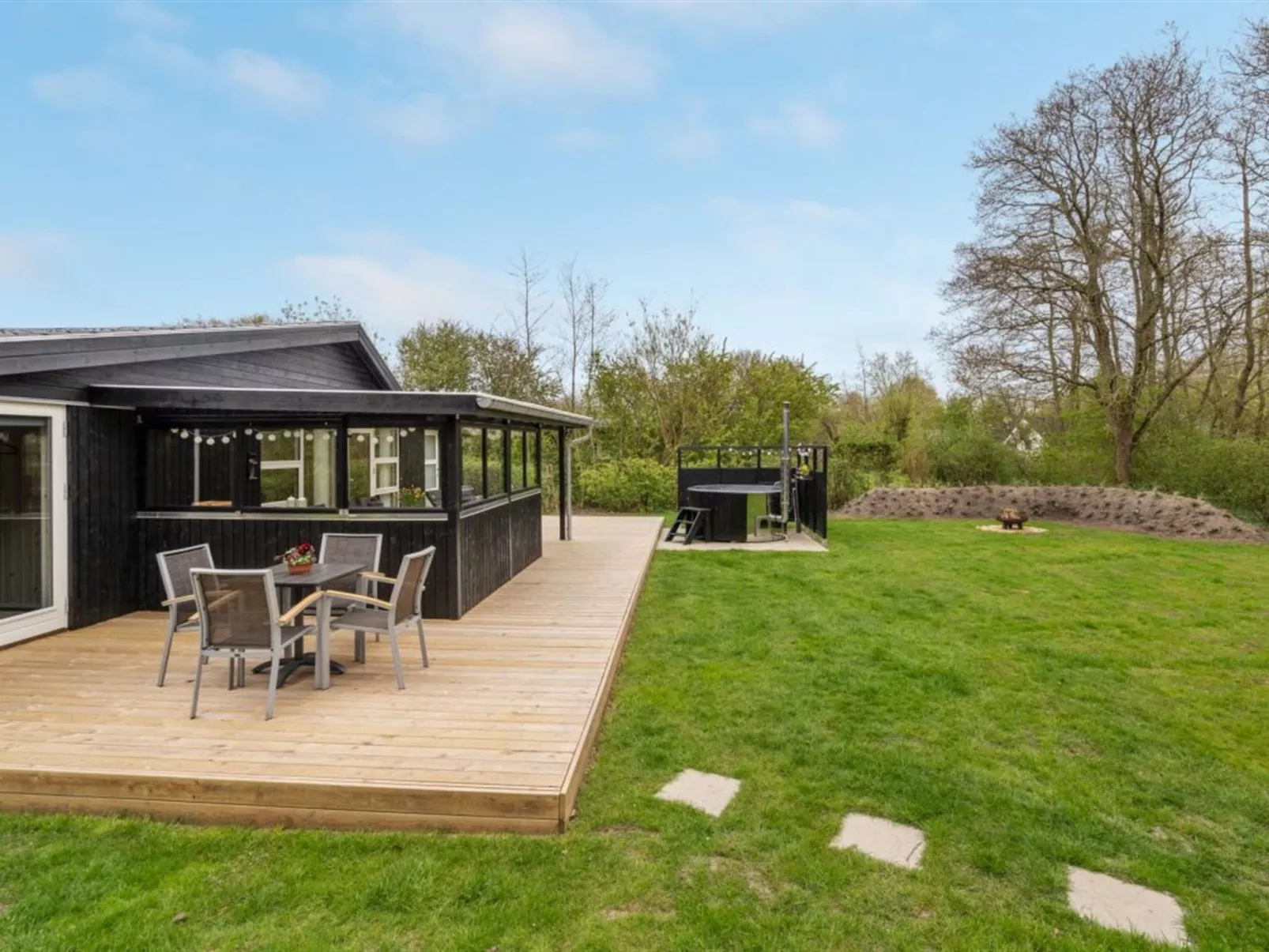 "Gustaf" - 400m to the fjord-Buiten