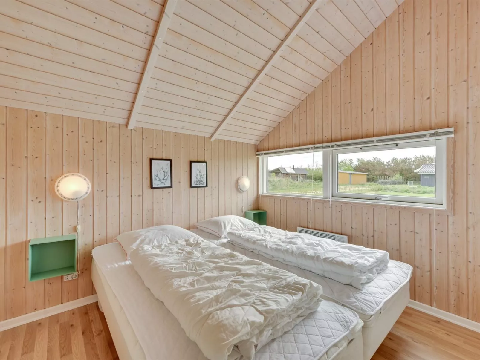 "Binna" - 1.2km to the fjord-Binnen