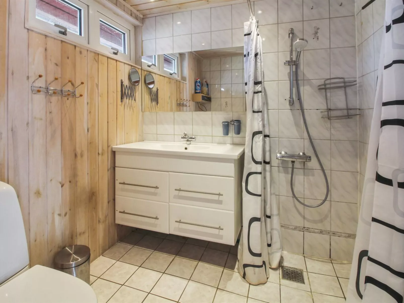 "Edy" - 25km from the sea-Binnen