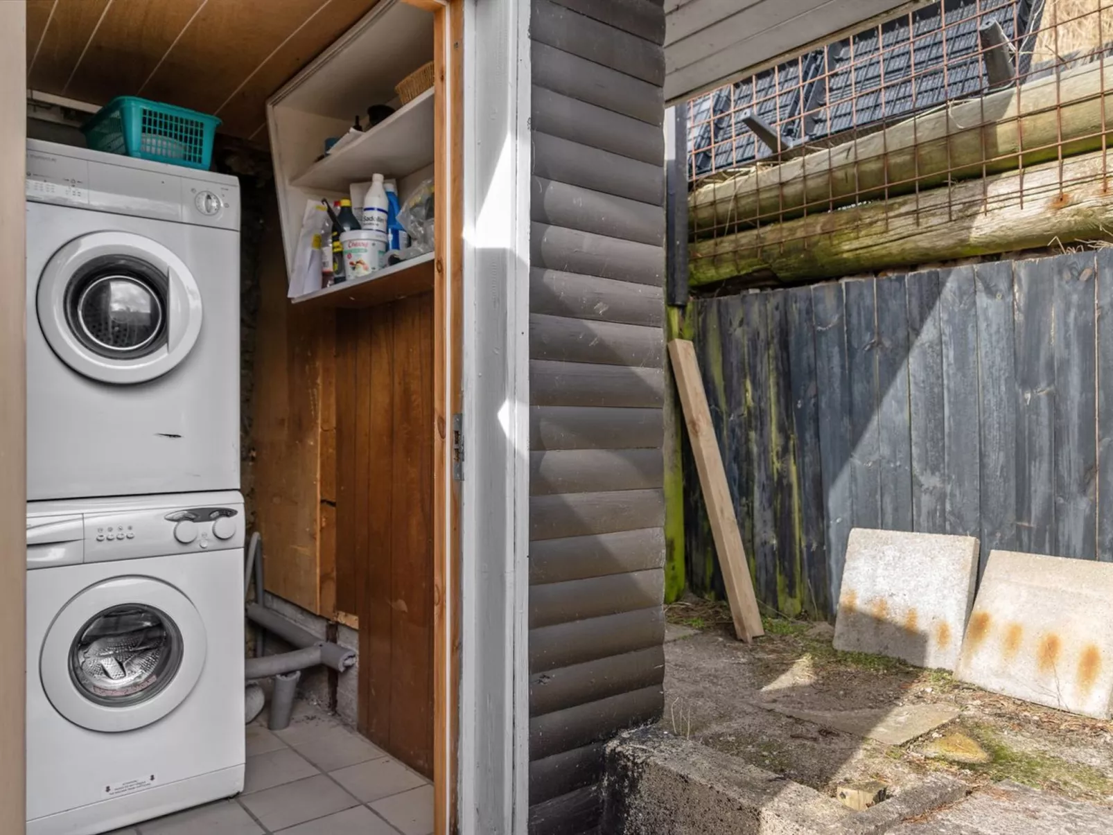 "Sharanya" - 500m from the sea-Binnen