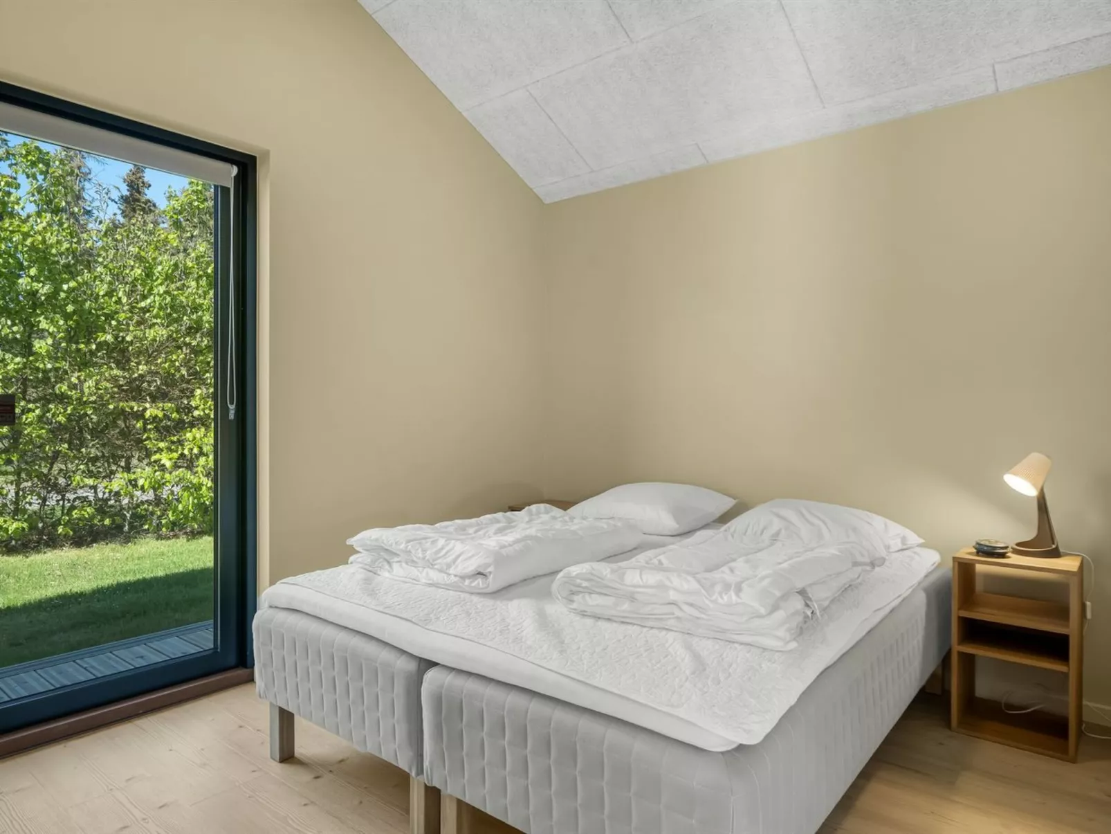 "Alfrede" -  from the sea-Binnen