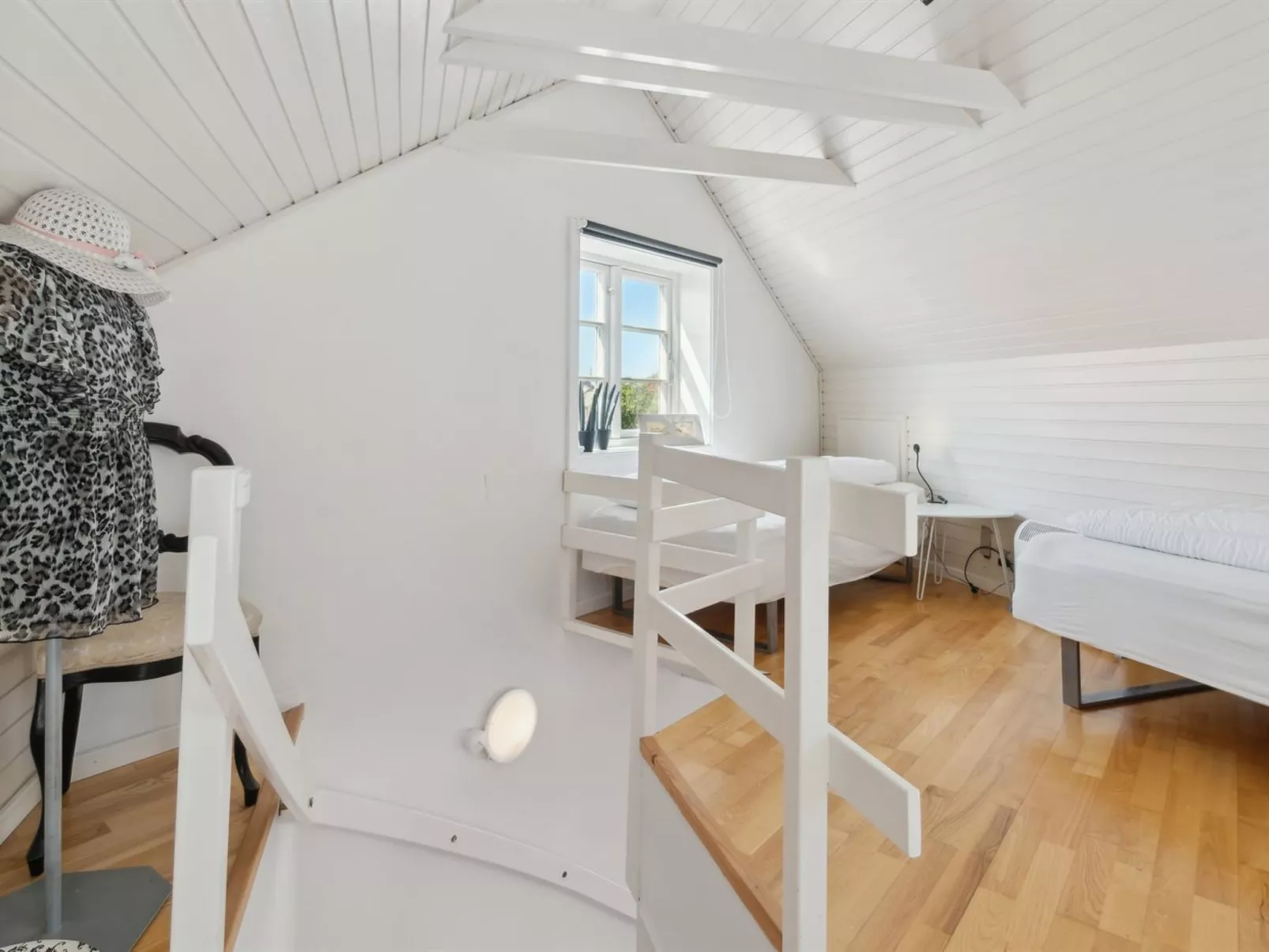 "Dagne" - 400m from the sea-Binnen