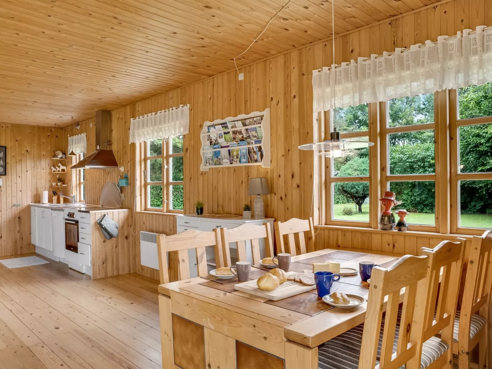 "Rikhard" - 75m from the sea-Binnen