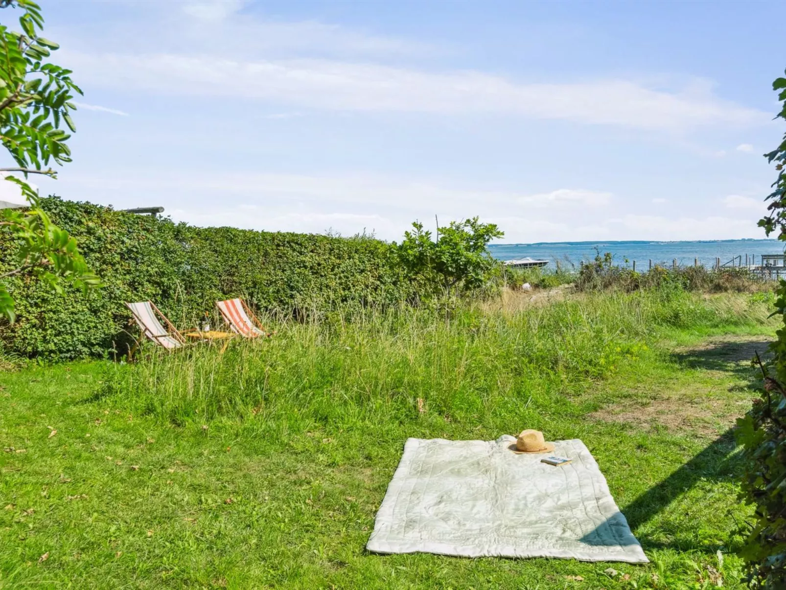 "Snari" - 10m from the sea-Buiten