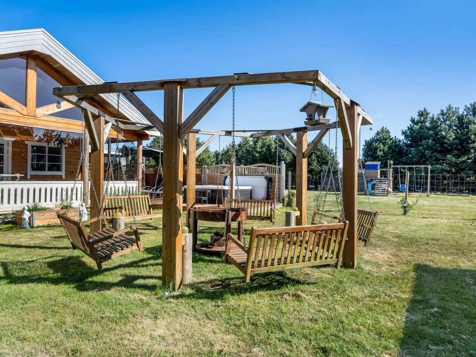 "Vicktoria" - 1.5km from the sea-Buiten