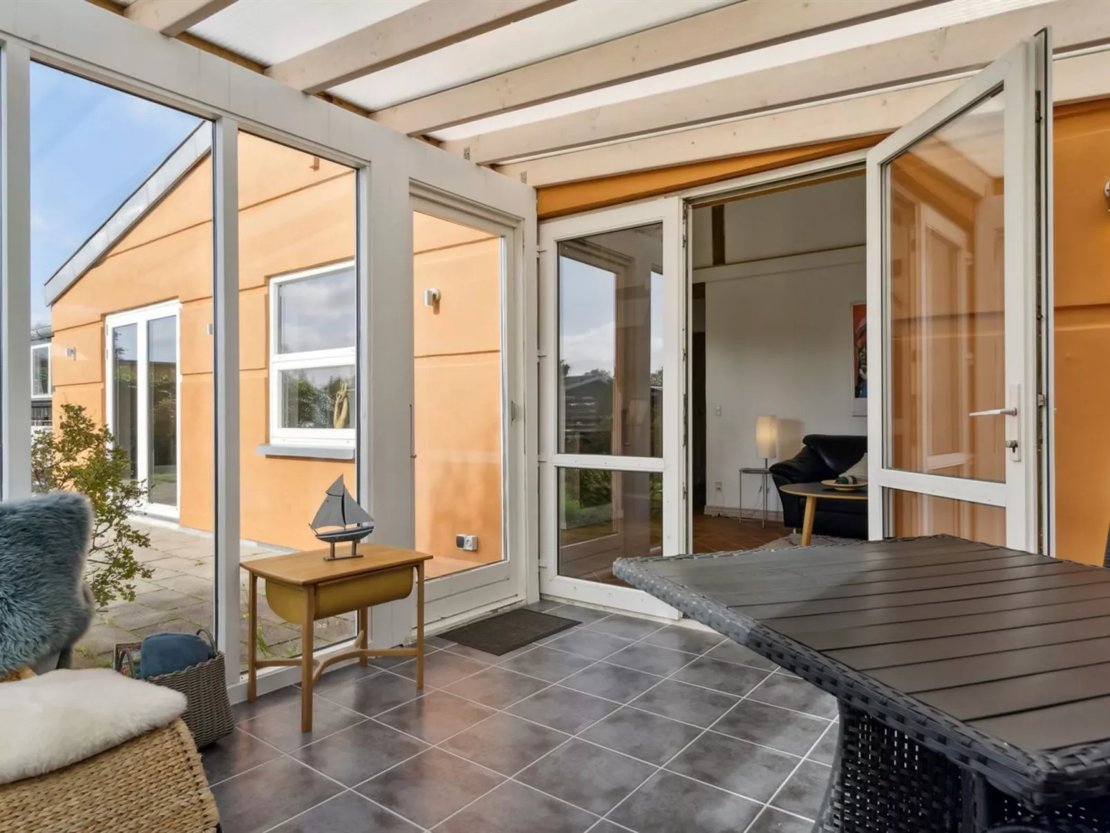 "Erko" - 300m from the sea-Binnen