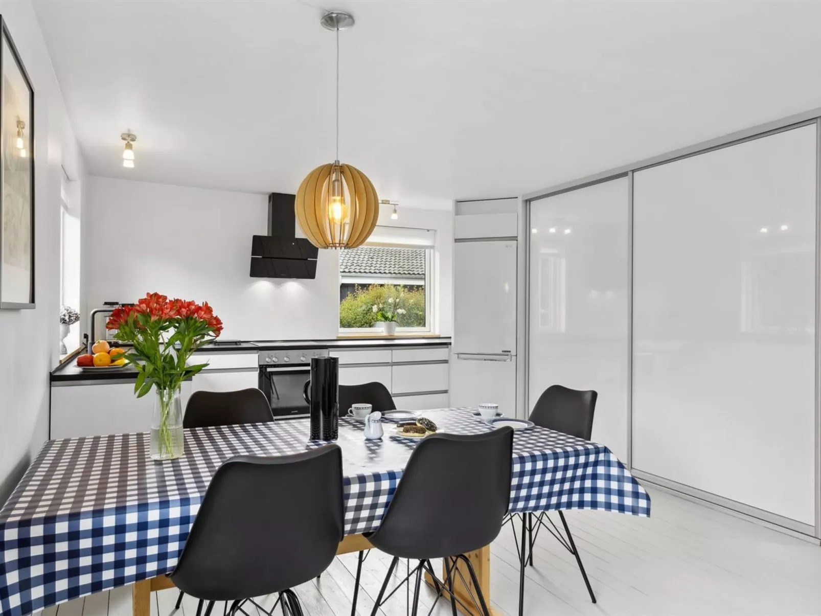 "Henric" - 500m from the sea-Binnen