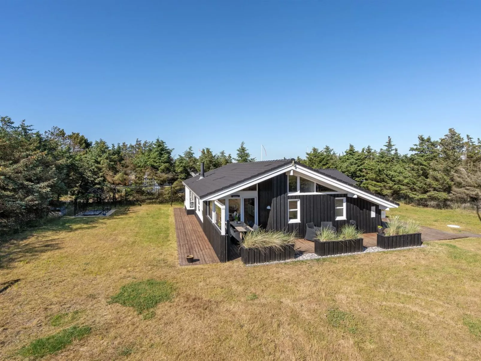 "Gun" - 450m from the sea-Buiten