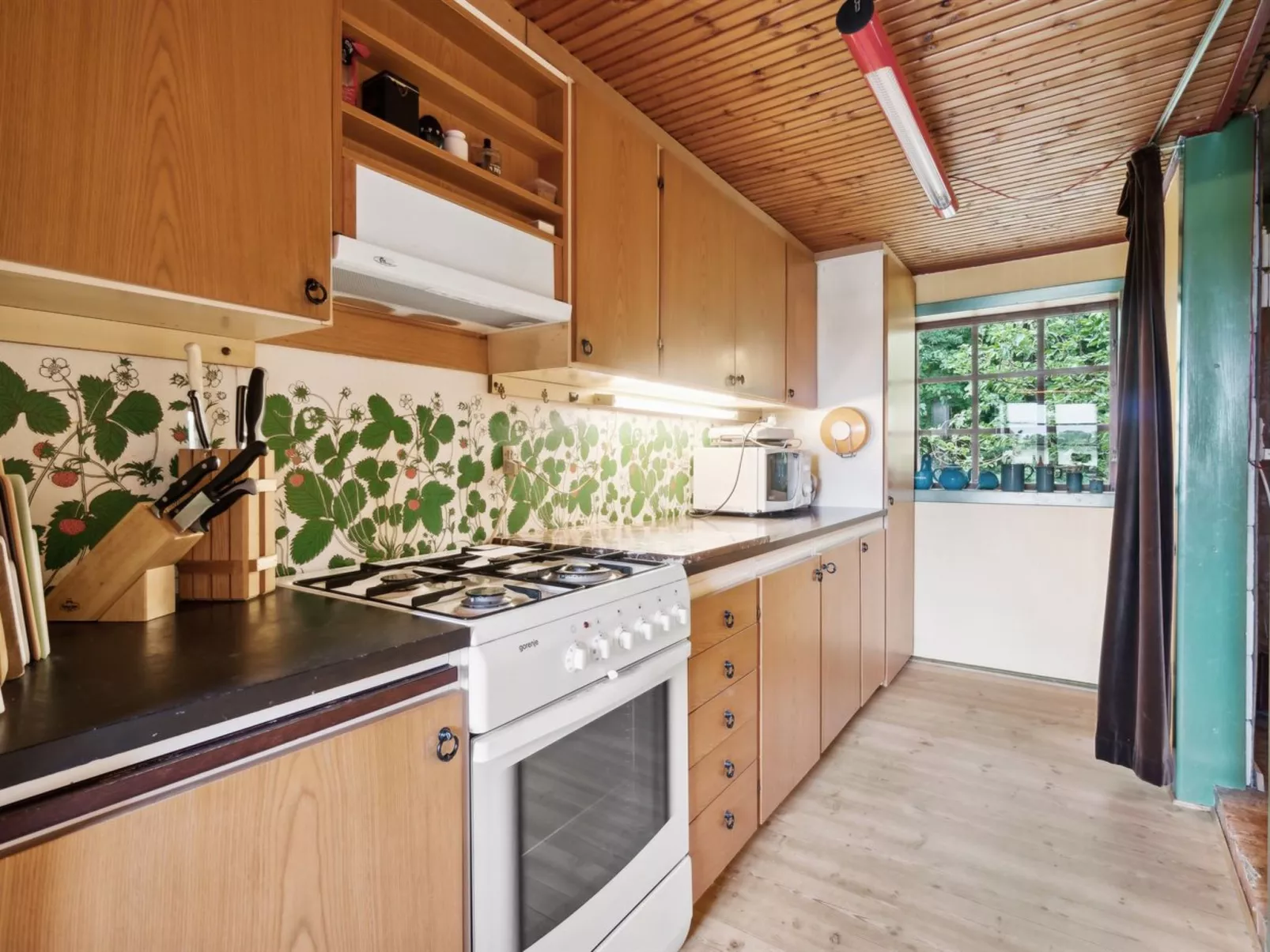 "Helmer" - 3km from the sea-Binnen